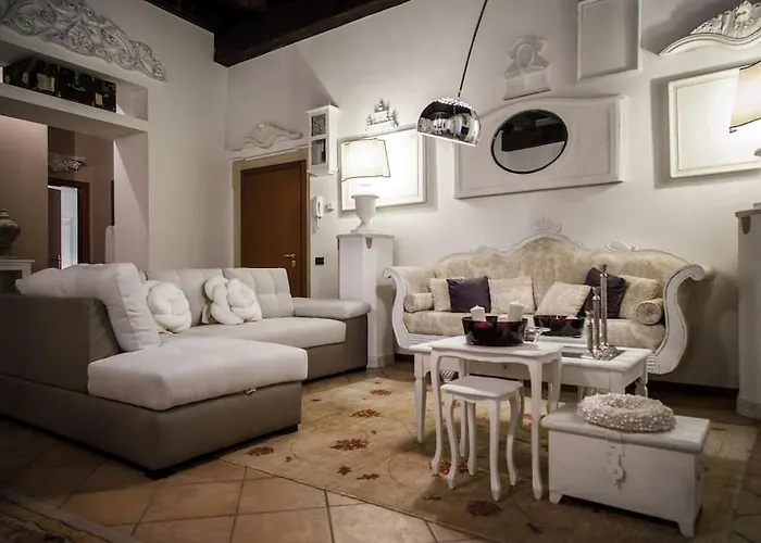 Piazza Erbe Luxury Apartment